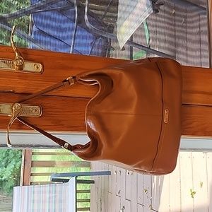 Coach Hobo tan